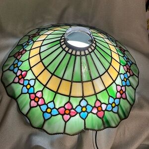 Stunning Vintage Stained Glass Green with Floral Floral Pattern Lamp Shade